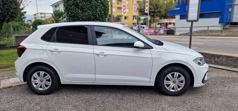 Gebraucht VW Polo Basis 95 PS (69 kW) 2023 Weiss Limousine