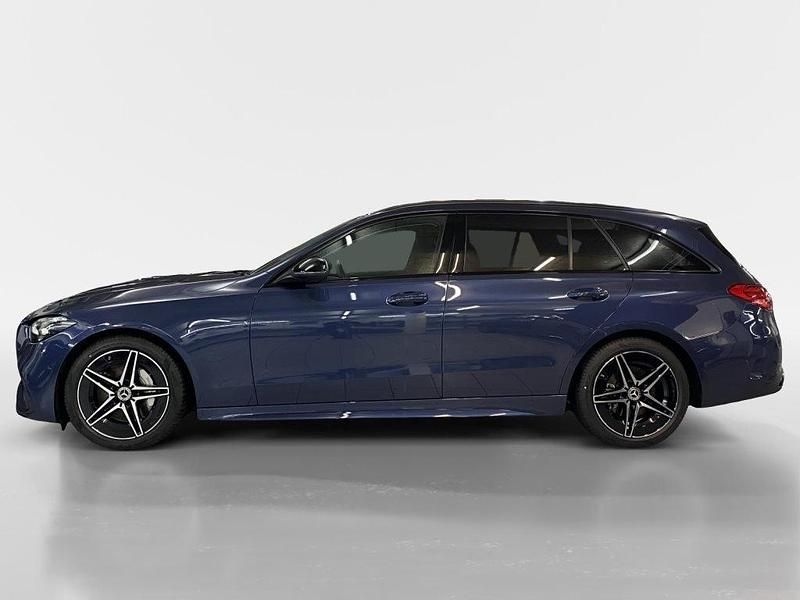 Gebraucht Mercedes C200 AMG line 227 PS (166 kW) 2025 Blau Kombi