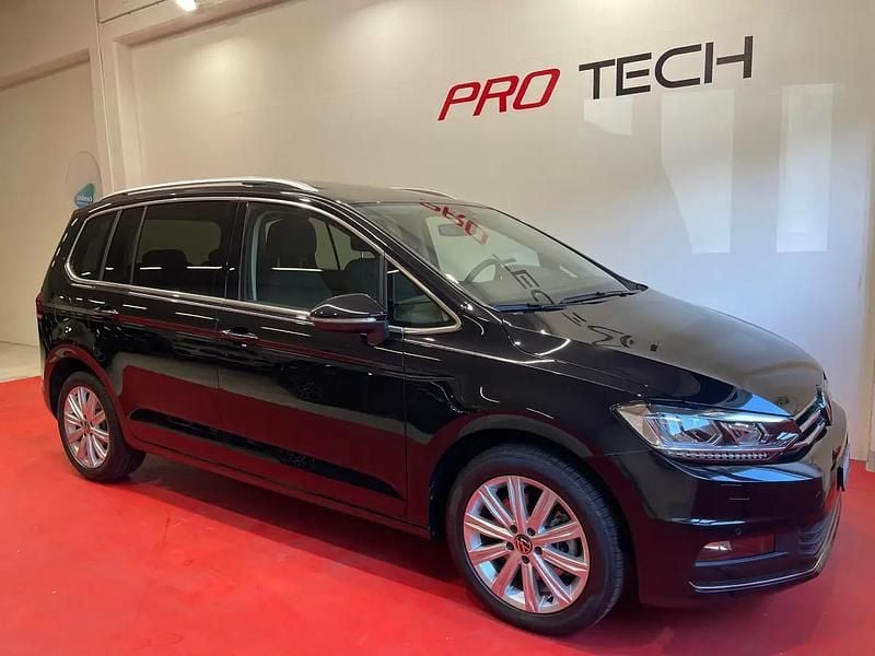 Schwarz Gebraucht 2025 VW Touran Highline Van / Kleinbus | CHF 38’840 (Teuer) - Bild 1/4