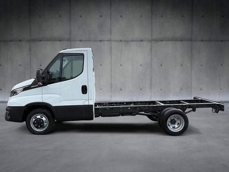 Gebraucht Iveco Daily 155 PS (114 kW) 2024 Weiss Abholung