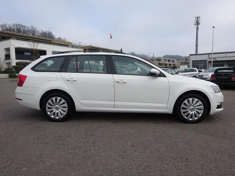 Gebraucht Skoda Octavia Ambition 115 PS (84 kW) 2019 Kombi