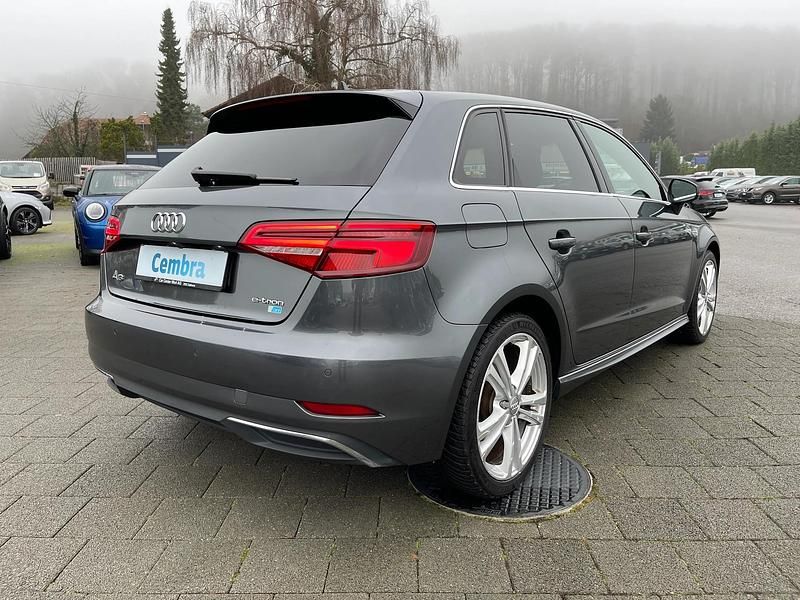Gebraucht Audi A3 Sportback e-tron Sport 204 PS (150 kW) 2018 Kleinwagen