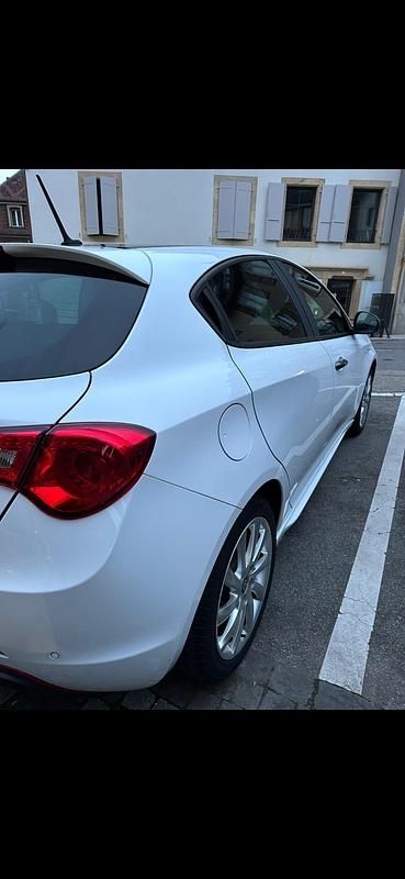 Gebraucht Alfa Romeo Giulietta 150 PS (110 kW) 2018 Kleinwagen