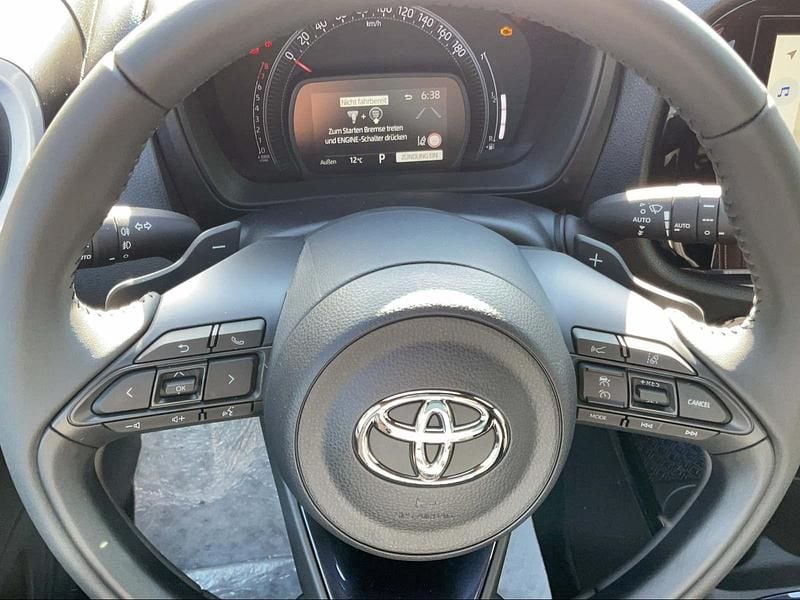 Gebraucht Toyota Aygo X Edition 72 PS (52 kW) 2024 Silber SUV