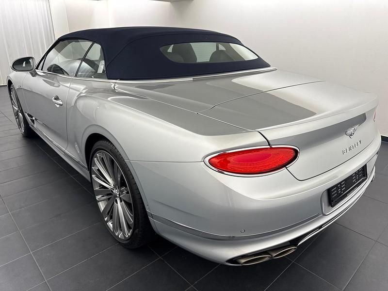 Gebraucht Bentley Continental 659 PS (484 kW) 2024 Limousine