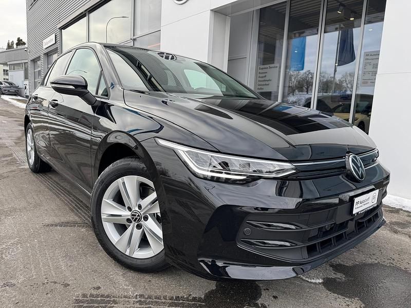 Neu VW Golf Basis 115 PS (84 kW) 2026 Schwarz Limousine