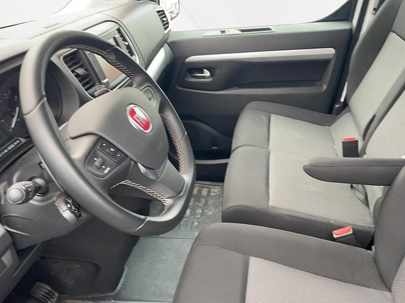 Gebraucht Fiat Scudo Lounge 145 PS (106 kW) 2022 Weiss Van