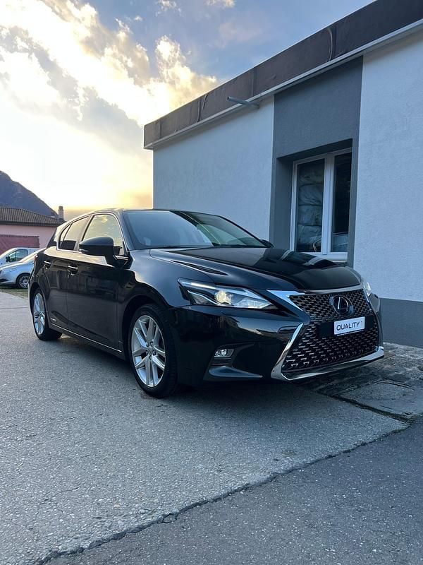 Gebraucht Lexus CT200h 136 PS (100 kW) 2018
