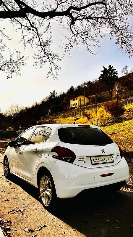 Gebraucht Peugeot 208 Style 82 PS (60 kW) 2016 Kleinwagen