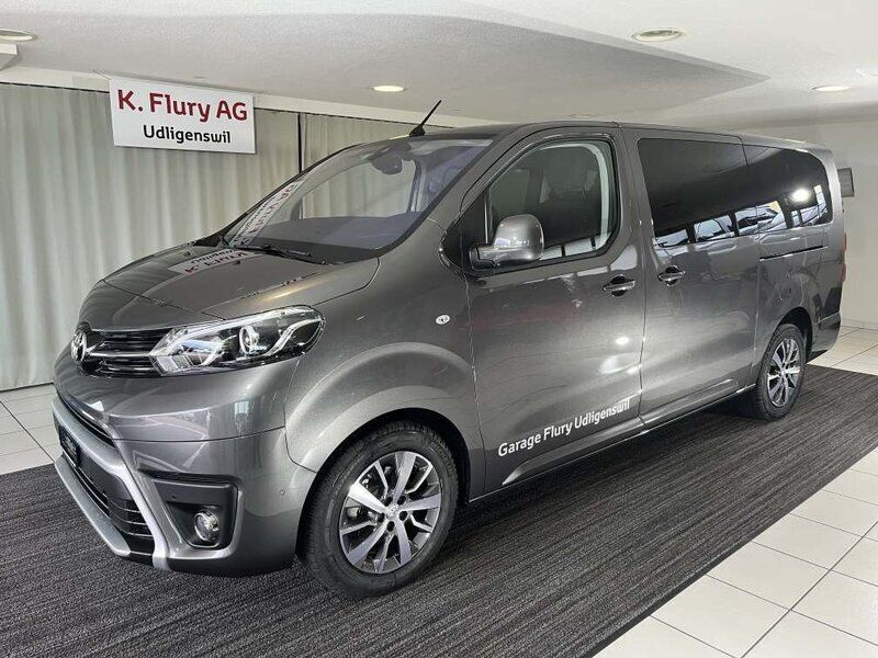 Grau Gebraucht 2024 Toyota Proace Verso Trend Kombi | CHF 62’890 - Bild 1/4