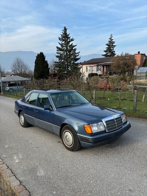 Gebraucht 1991 Mercedes E260 Limousine | CHF 3’300 - Bild 1/4