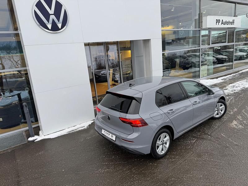Neu VW Golf VIII Basis 115 PS (84 kW) 2026 Grau Limousine