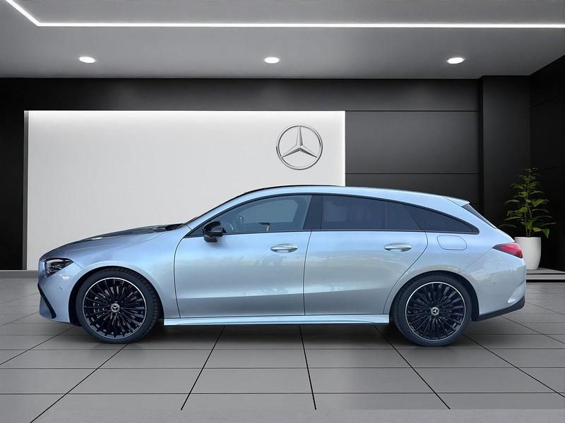 Gebraucht Mercedes CLA250e Shooting Brake 224 PS (164 kW) 2025 Grau Kombi