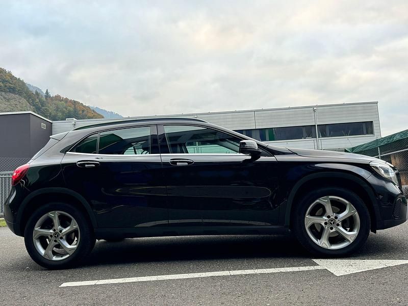 Gebraucht Mercedes GLA200 Urban 136 PS (100 kW) 2017 SUV