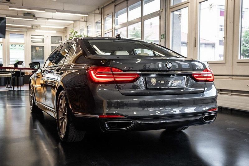 Gebraucht BMW 750 Sport Line 450 PS (330 kW) 2016 Limousine