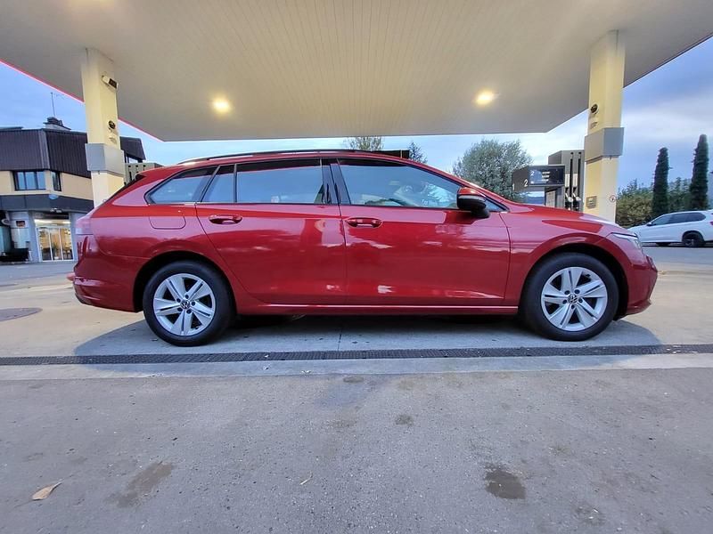 Gebraucht VW Golf VIII Life 150 PS (110 kW) 2021 Kombi