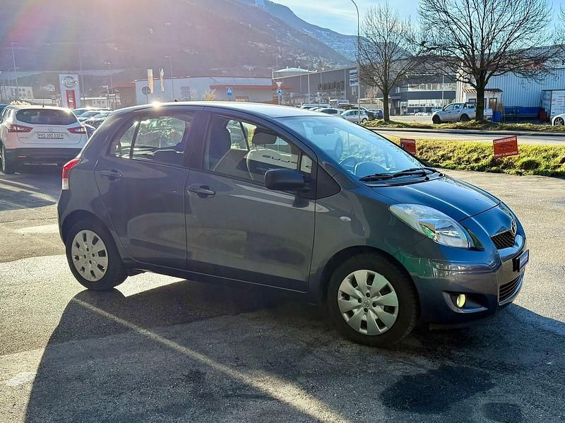 Gebraucht Toyota Yaris Sol 99 PS (72 kW) 2010