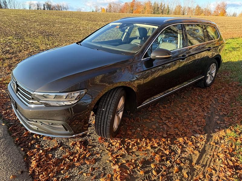 Gebraucht VW Passat Elegance 200 PS (147 kW) 2021