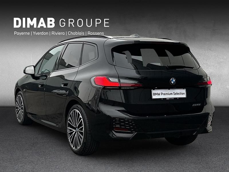 Gebraucht BMW 220 Active Tourer M Sport 156 PS (114 kW) 2022 Schwarz Van / Kleinbus