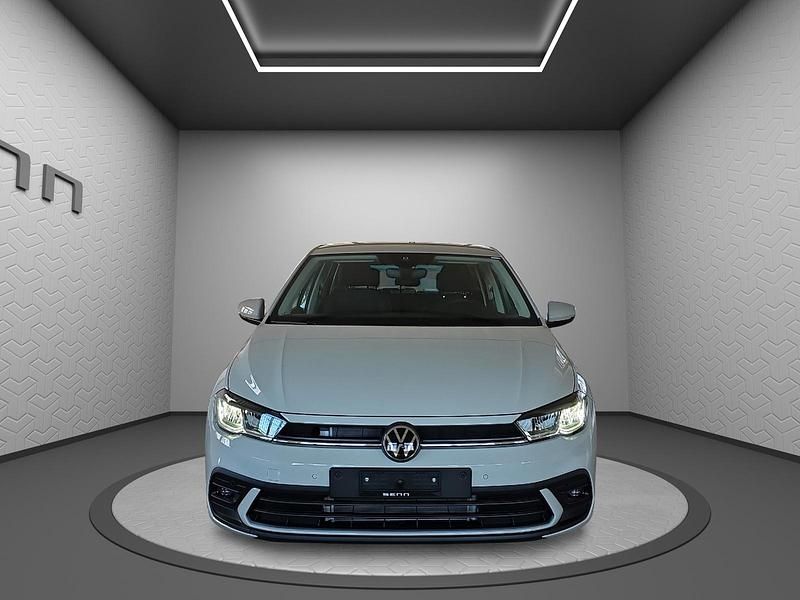 Neu VW Polo Life 95 PS (69 kW) 2025 Grau Limousine