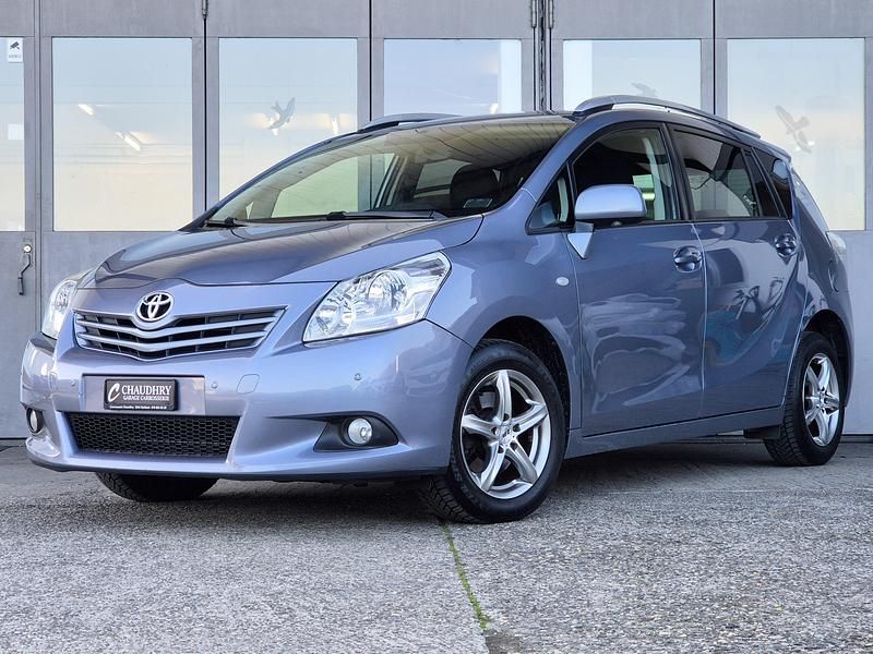 Gebraucht Toyota Verso Luna 147 PS (108 kW) 2013 Van / Kleinbus