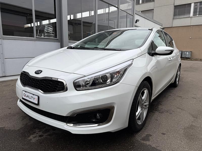 Gebraucht 2016 Kia Ceed Kleinwagen | CHF 12’900 (Teuer) - Bild 1/4