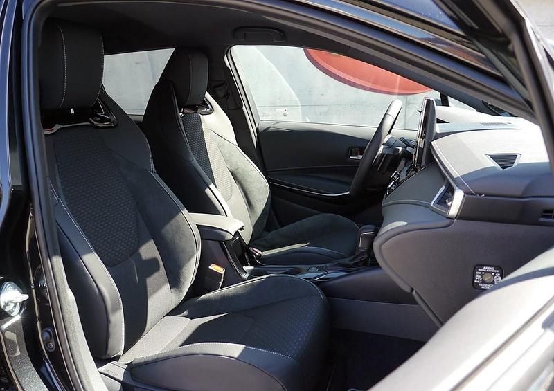 Neu Toyota Corolla Premium 178 PS (130 kW) 2025 Kombi