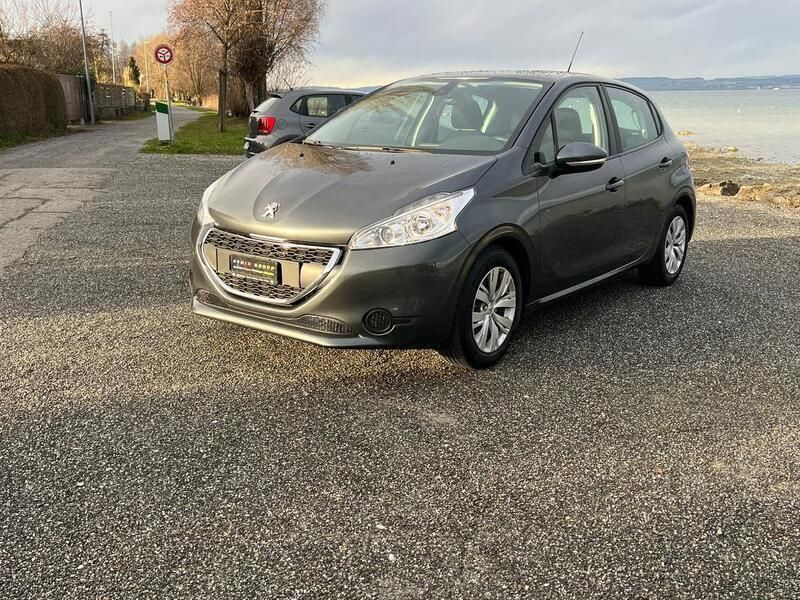 Gebraucht Peugeot 208 Style 82 PS (60 kW) 2014 Kleinwagen