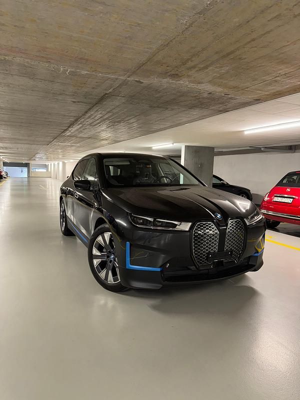 Gebraucht 2024 BMW iX SUV | CHF 51’900 (Fairer Preis) - Bild 1/4