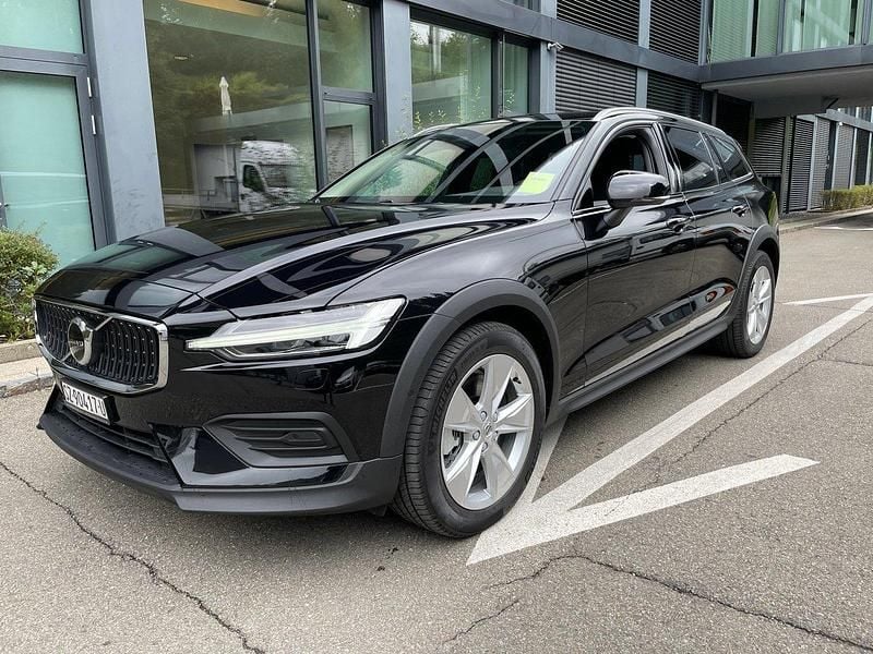 Gebraucht 2024 Volvo V60 CC Core Kombi | CHF 46’600 - Bild 1/4