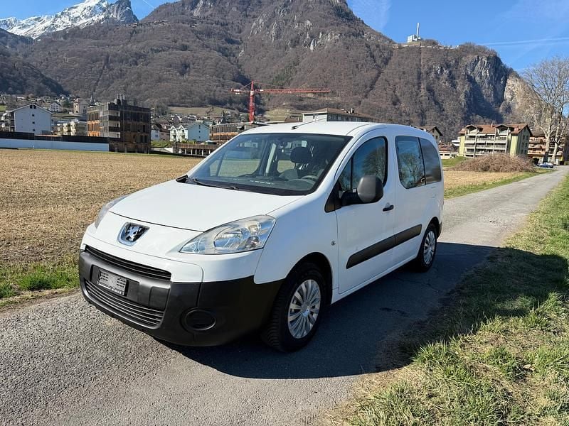 Gebraucht Peugeot Partner 98 PS (72 kW) 2011