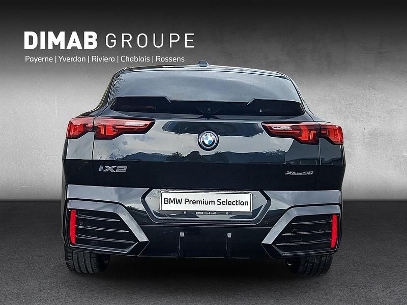 Gebraucht BMW iX2 M Sport 230 kW (313 PS) 2024 Schwarz SUV