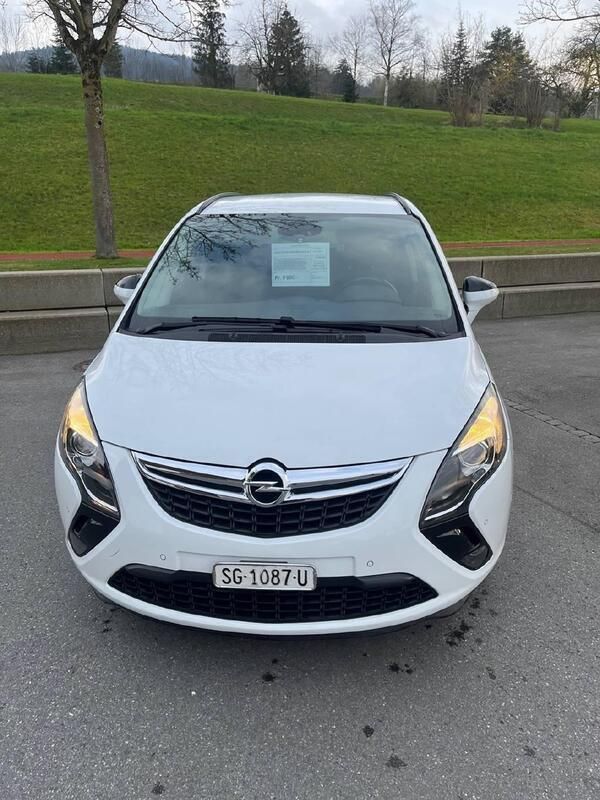Weiss Gebraucht 2013 Opel Zafira Tourer Active Van / Kleinbus | CHF 9’800 (Teuer) - Bild 1/4