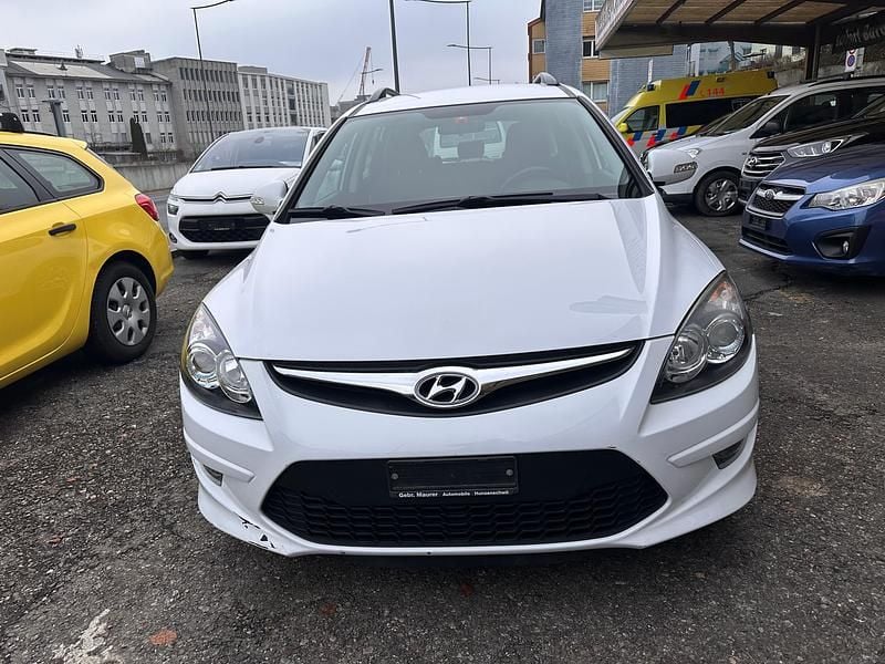 Gebraucht Hyundai i30 Edition 126 PS (92 kW) 2011 Kombi