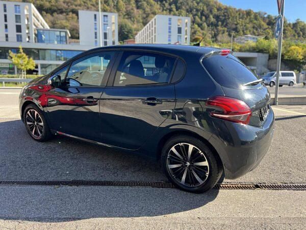 Gebraucht Peugeot 208 Signature Sky 82 PS (60 kW) 2019 Kleinwagen