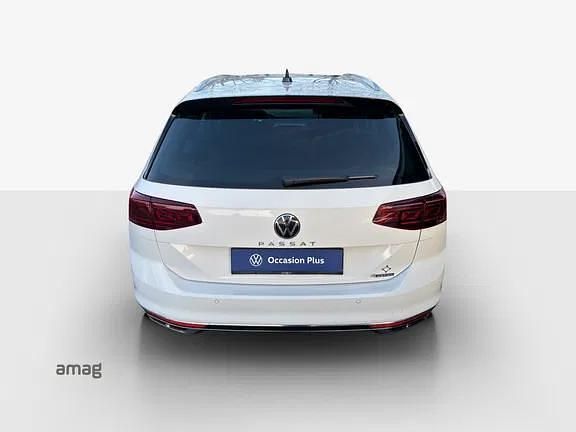 Gebraucht VW Passat Elegance 280 PS (205 kW) 2023 Gletscherweiss metallic Kombi