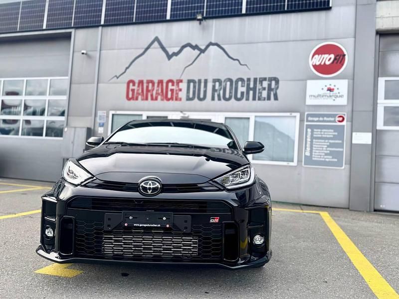 Gebraucht Toyota Yaris Sport 261 PS (191 kW) 2022 Schwarz Limousine