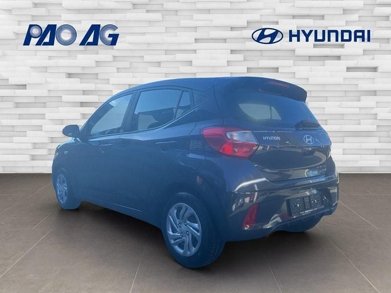 Neu Hyundai i10 63 PS (46 kW) 2026 Grau Kleinwagen