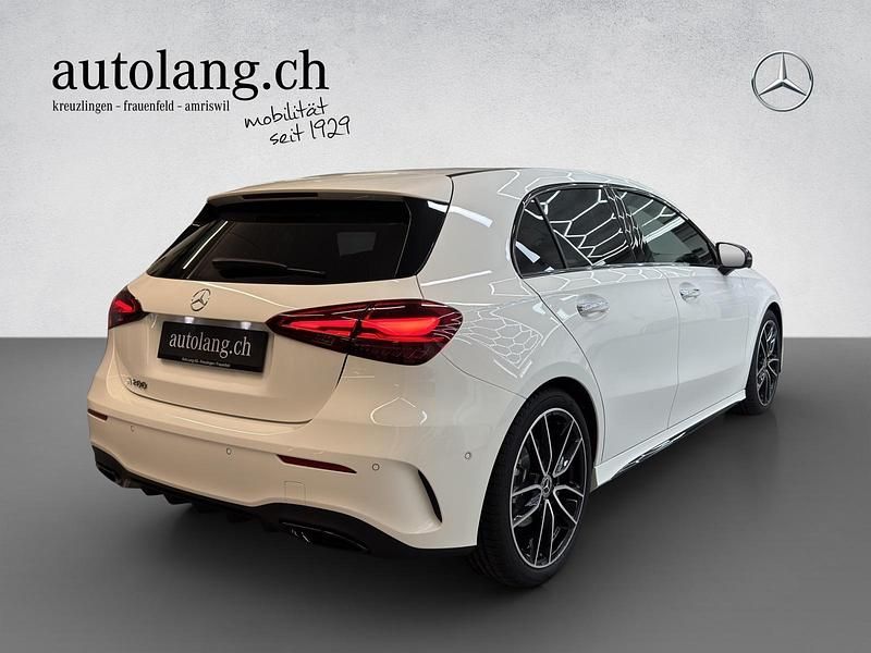 Neu Mercedes A200 AMG line 177 PS (130 kW) 2025 Weiss Limousine