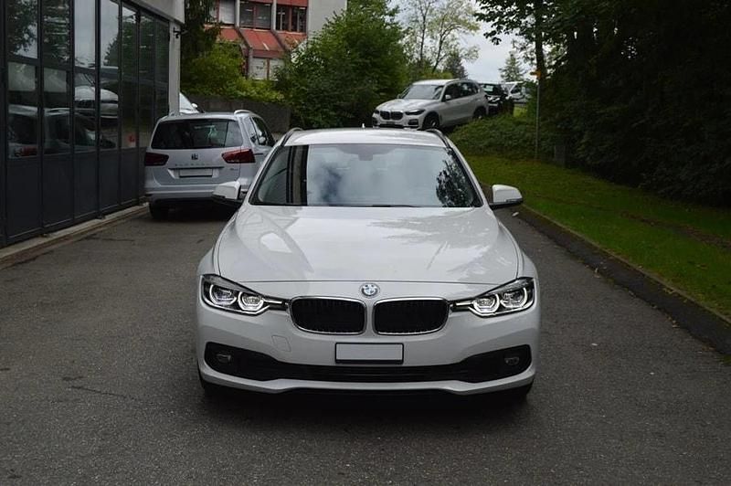 Gebraucht BMW 318 Advantage 150 PS (110 kW) 2018 Kombi