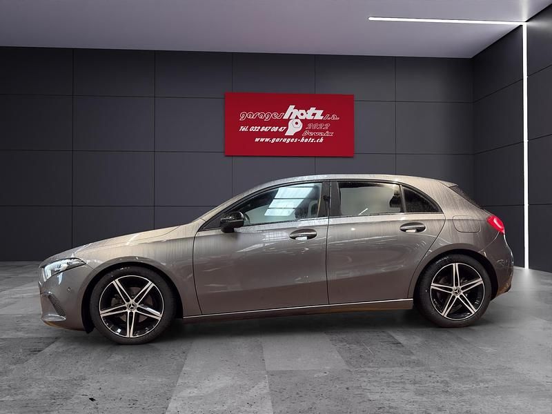 Gebraucht Mercedes A180 Progressive 136 PS (100 kW) 2019 Grau Kombi