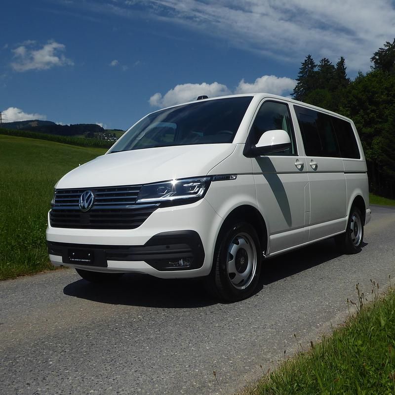 Gebraucht 2023 VW Caravelle Comfortline Van / Kleinbus | CHF 65’900 - Bild 1/4