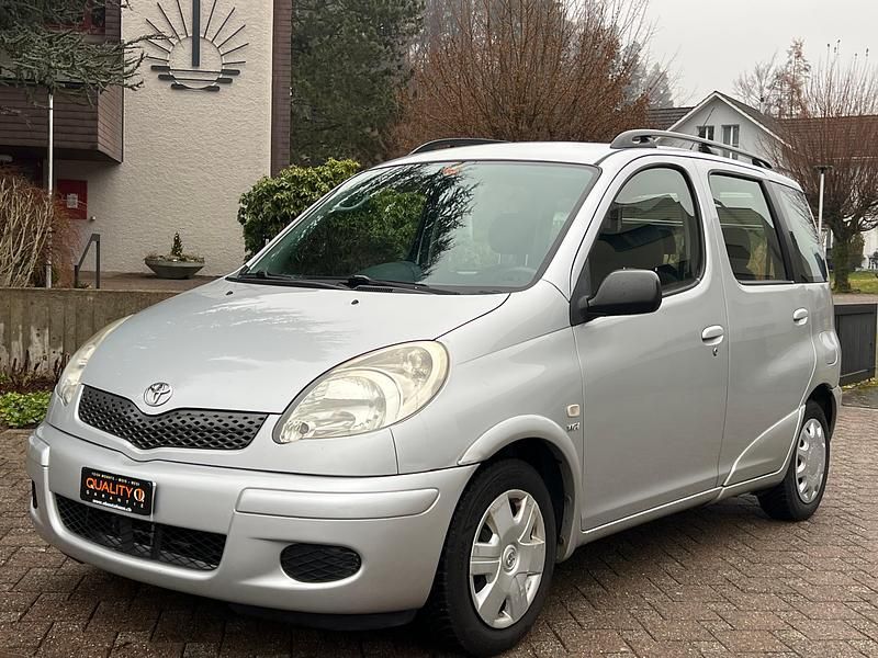 Gebraucht 2004 Toyota Yaris Luna Kombi | CHF 1’600 (Fairer Preis) - Bild 1/4