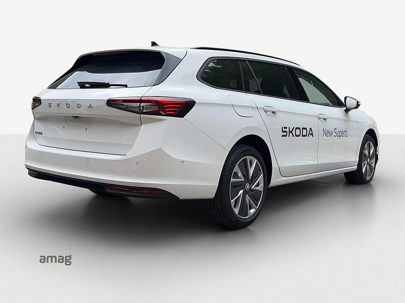 Gebraucht Skoda Superb Selection 150 PS (110 kW) 2024 Purity weiss, uni Kombi