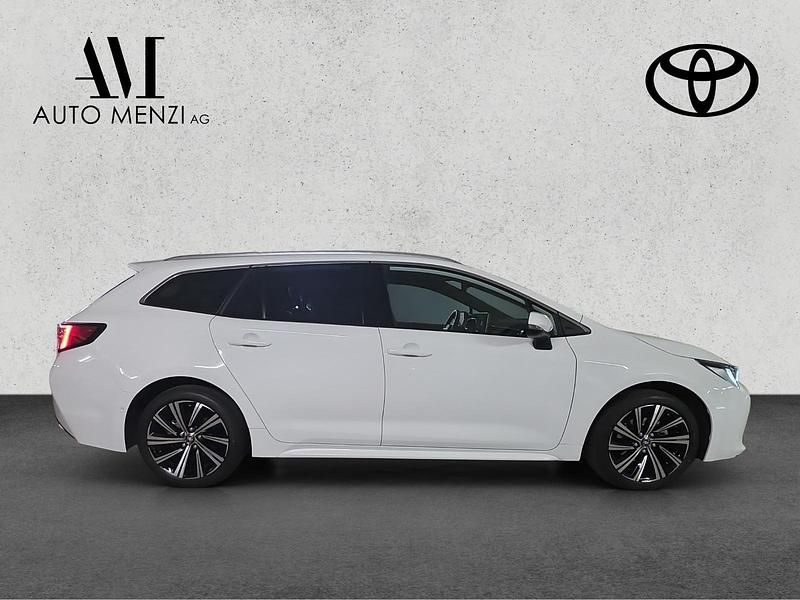 Gebraucht Toyota Corolla Trend 122 PS (89 kW) 2022 Weiss Kombi
