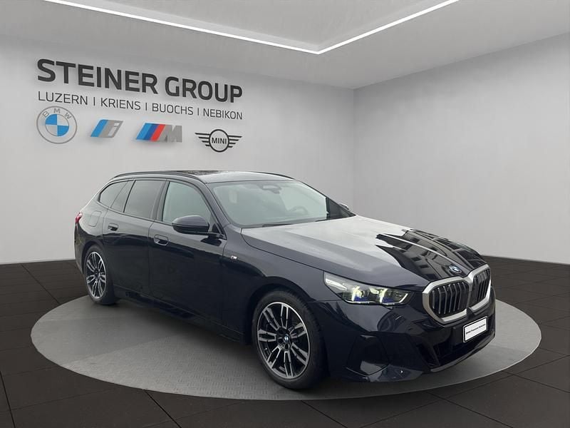 Gebraucht BMW 520 M Sport 197 PS (144 kW) 2025 Schwarz Kombi