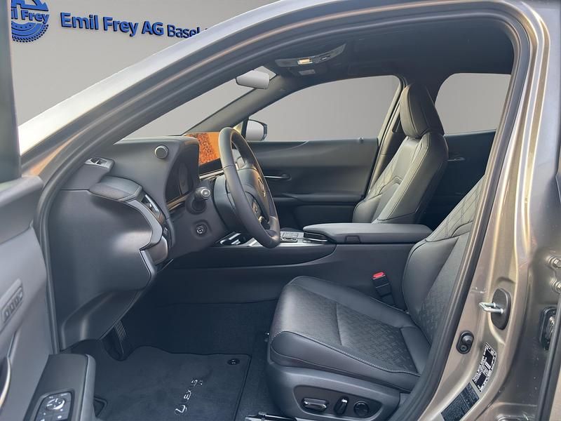 Neu Lexus UX 300h 199 PS (146 kW) 2026 Grau SUV