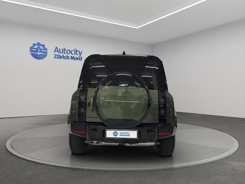Neu Land Rover Defender SE Dynamic 249 PS (183 kW) 2025 Grün SUV