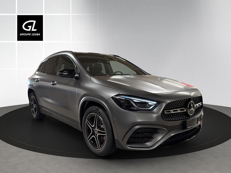 Gebraucht Mercedes GLA200 Night 163 PS (119 kW) 2025 Grau SUV