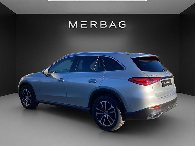 Neu Mercedes GLC200 204 PS (150 kW) 2025 Silber SUV